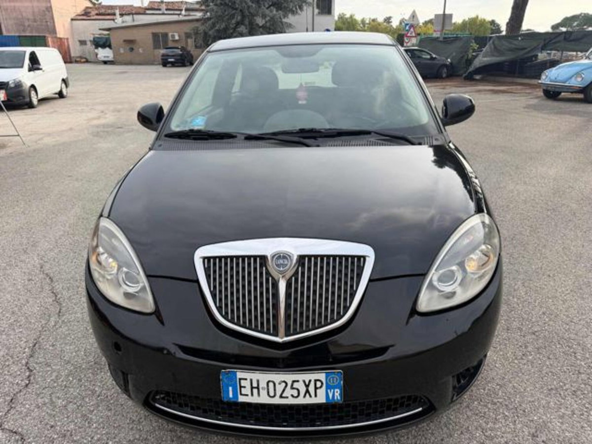 Lancia Ypsilon 1.2 69 CV Platinum (7)
