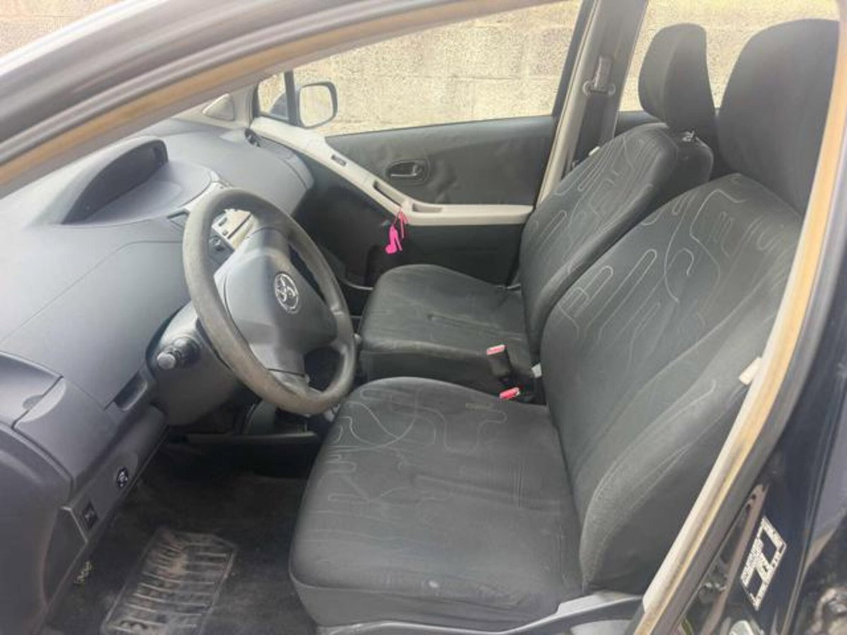 Toyota Yaris 1.0 5 porte Now GPL (8)