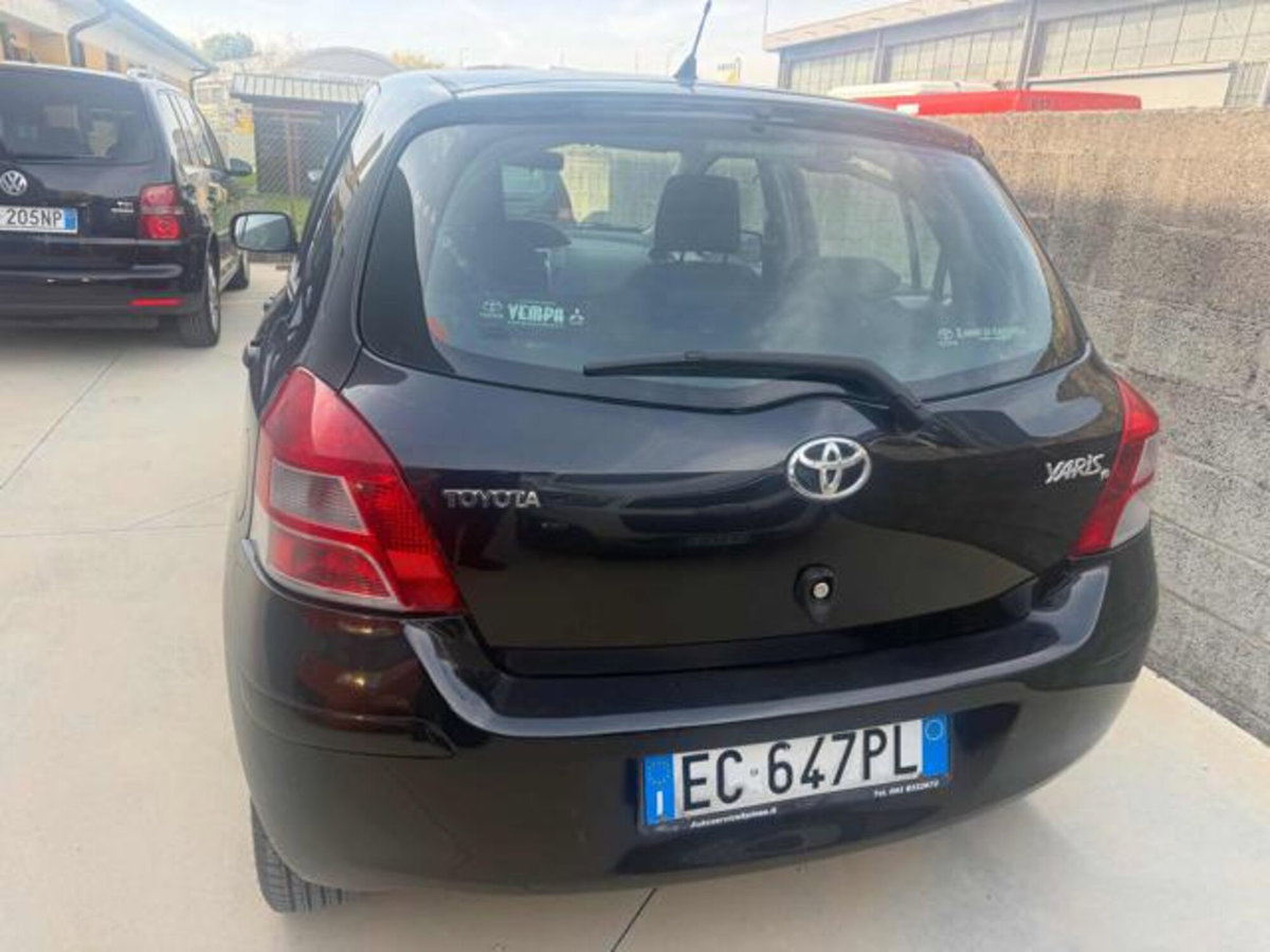 Toyota Yaris 1.0 5 porte Now GPL (3)
