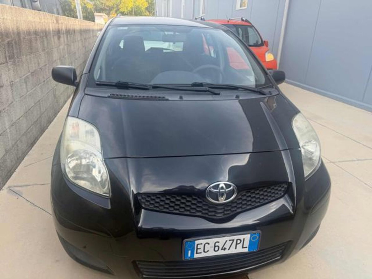 Toyota Yaris 1.0 5 porte Now GPL (6)