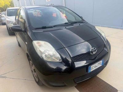 Toyota Yaris 1.0 5 porte Now GPL (7)