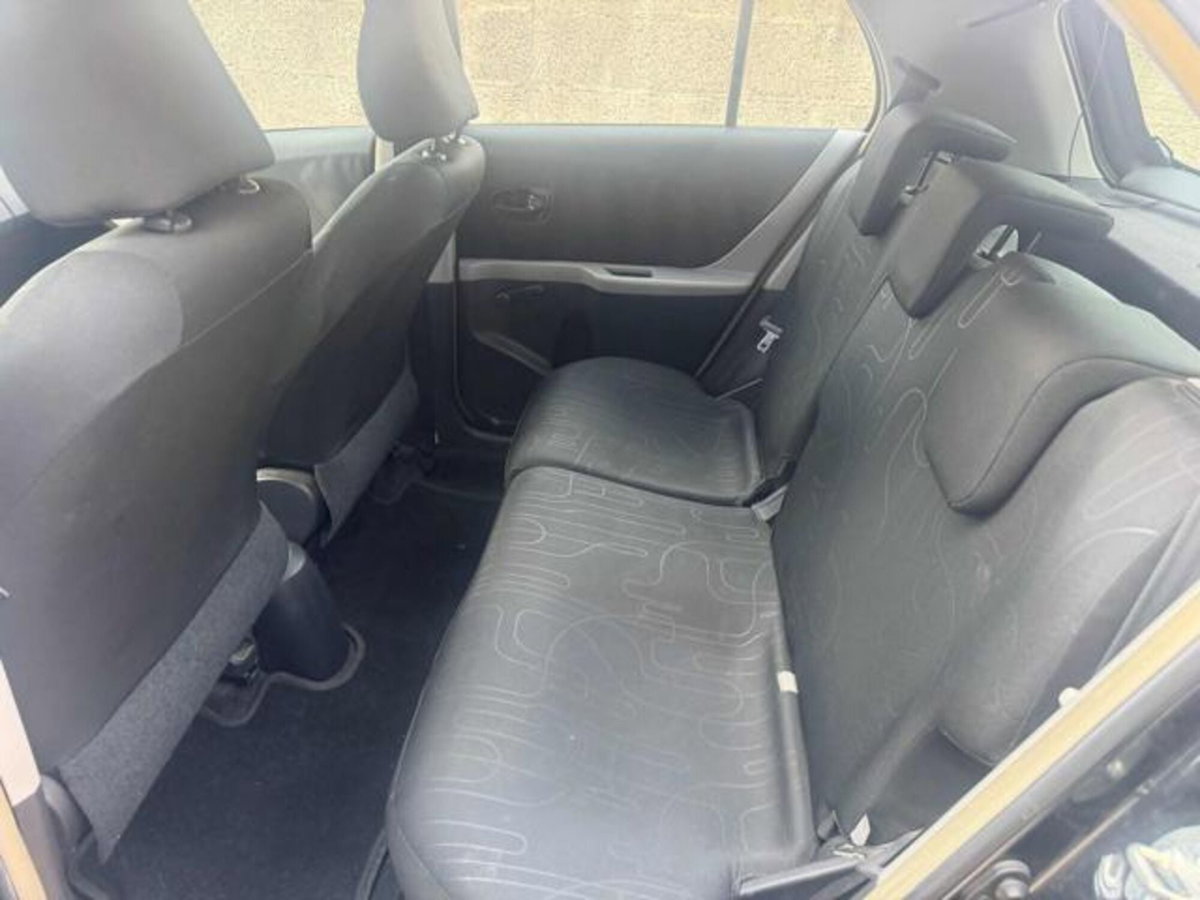Toyota Yaris 1.0 5 porte Now GPL (4)