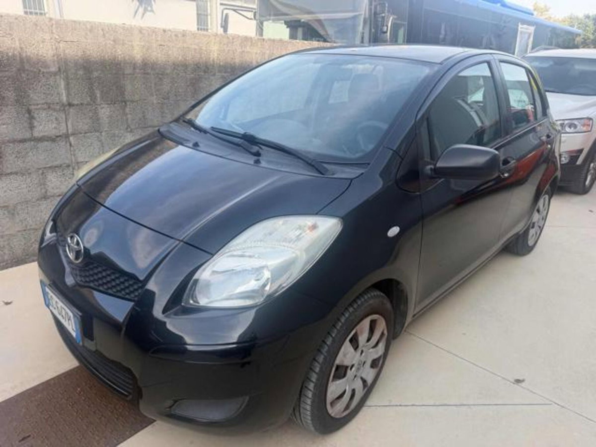 Toyota Yaris 1.0 5 porte Now GPL (5)