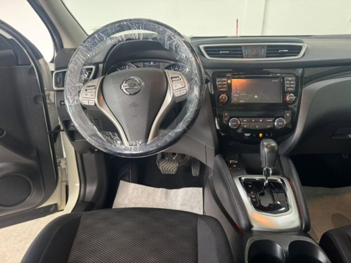Nissan Qashqai 1.6 dCi 2WD Tekna (14)