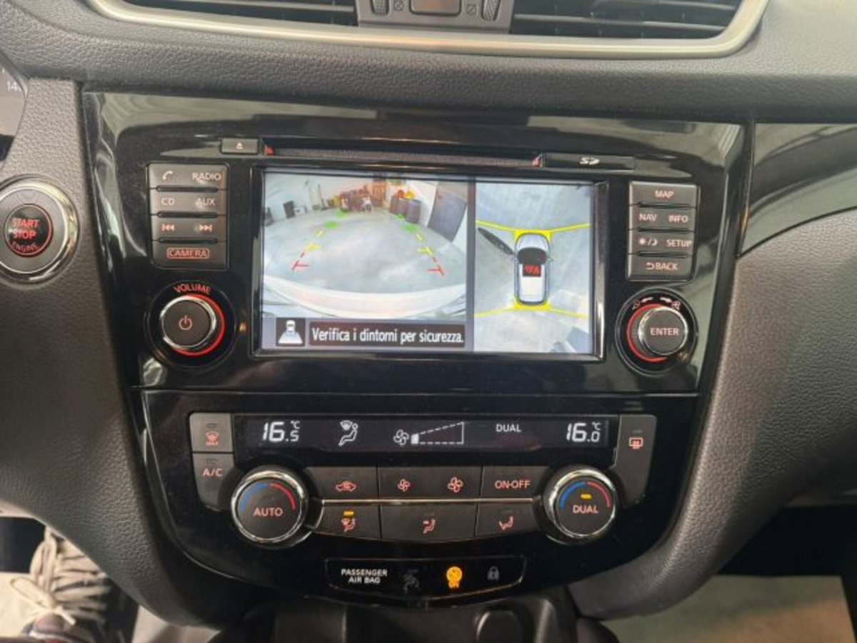 Nissan Qashqai 1.6 dCi 2WD Tekna (19)