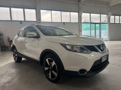 Nissan Qashqai 1.6 dCi 2WD Tekna (2)