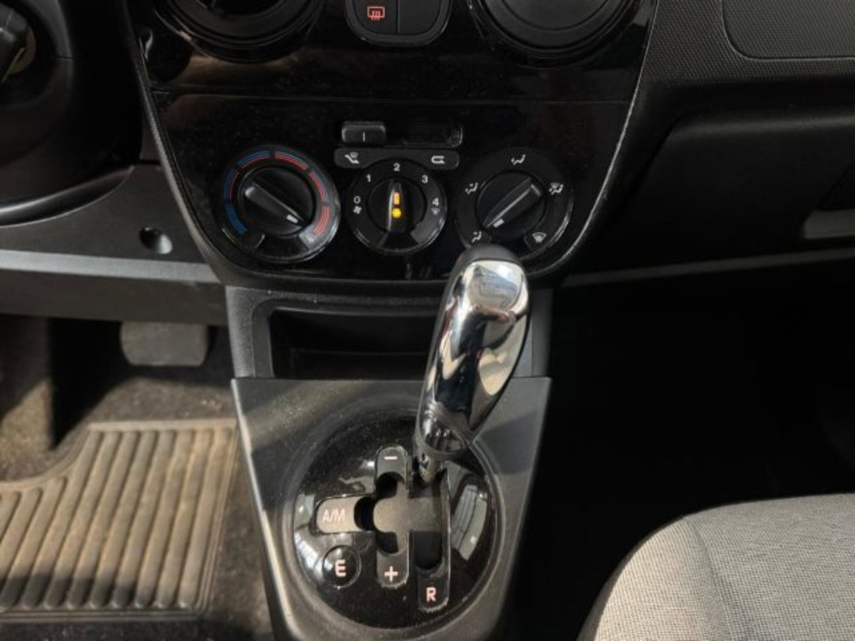 Fiat Qubo 1.3 MJT 80 CV Lounge (16)