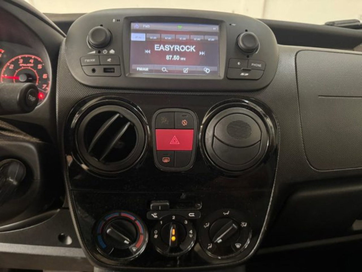 Fiat Qubo 1.3 MJT 80 CV Lounge (17)