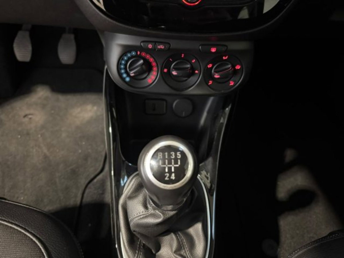 Opel Adam 1.2 70 CV Glam (16)