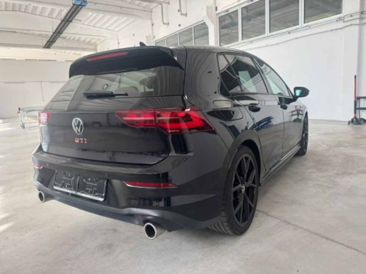Volkswagen Golf 2.0 tsi GTI MT Ultimate 245cv (4)