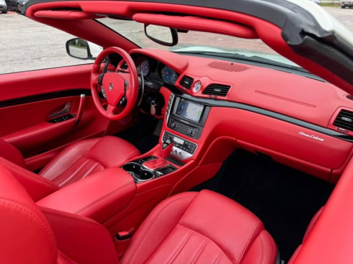 Maserati Grancabrio 4.7 V8 (13)