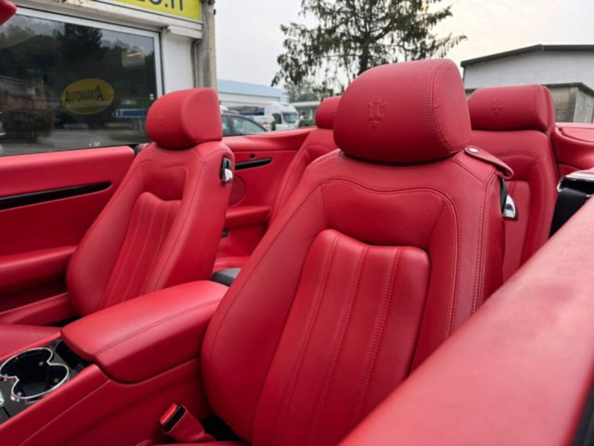 Maserati Grancabrio 4.7 V8 (17)