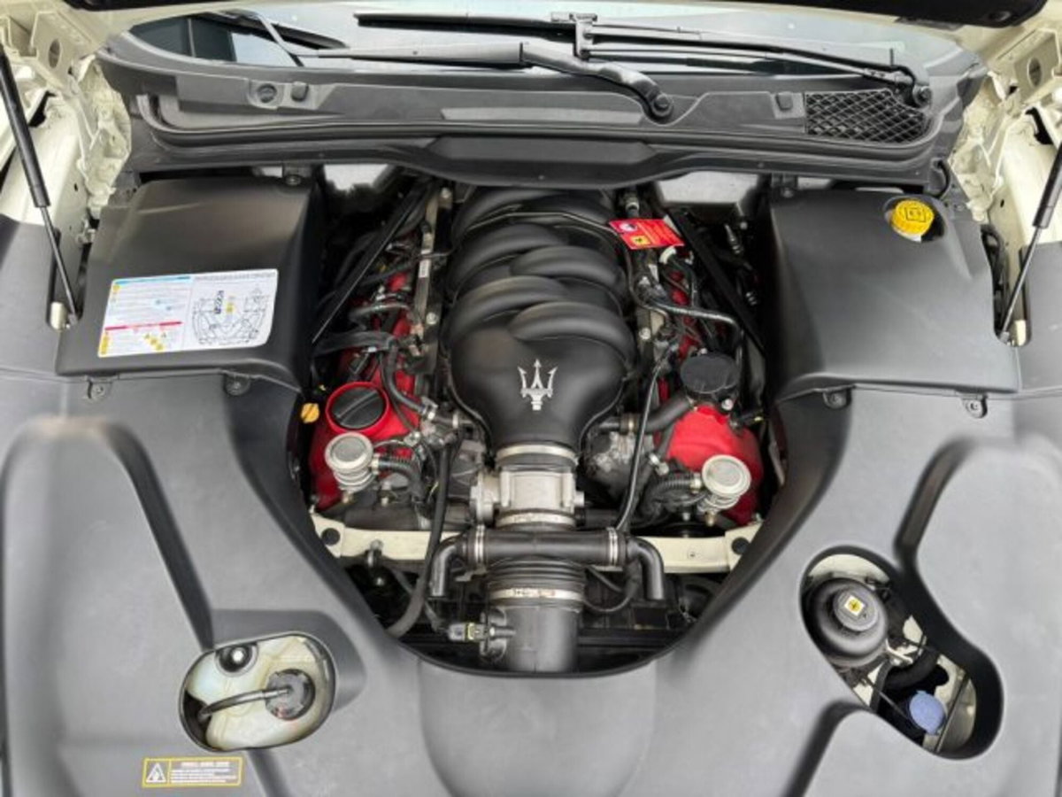 Maserati Grancabrio 4.7 V8 (18)
