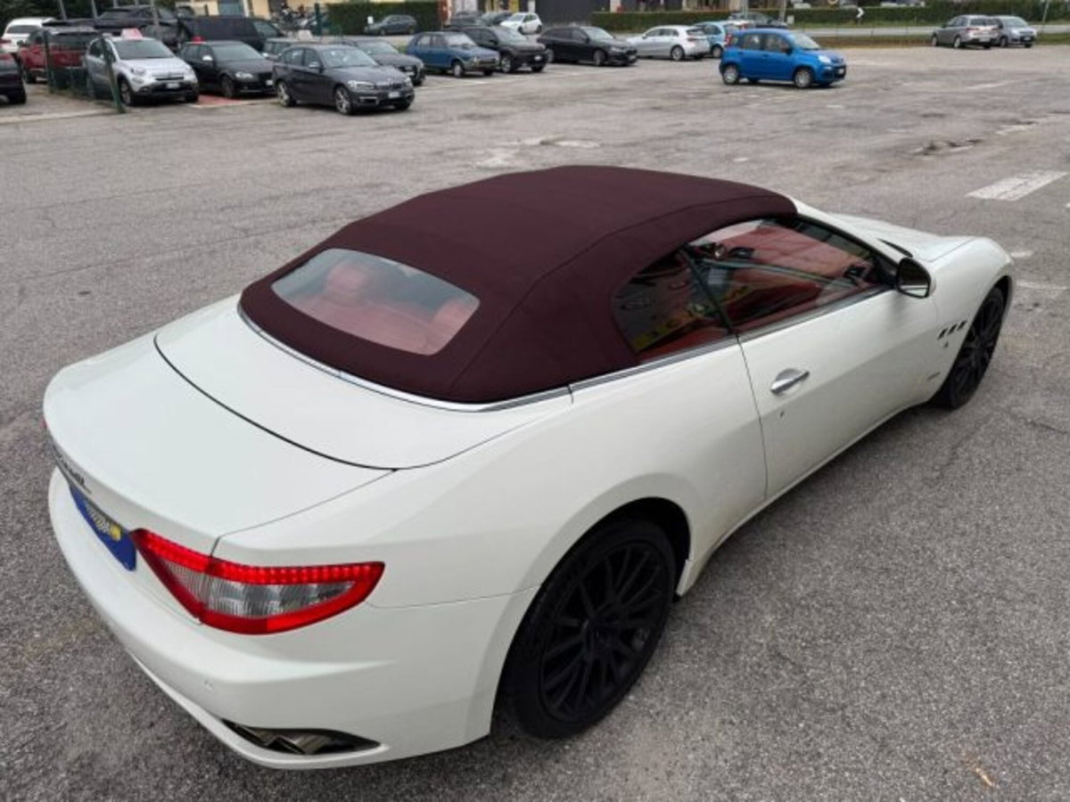 Maserati Grancabrio 4.7 V8 (20)