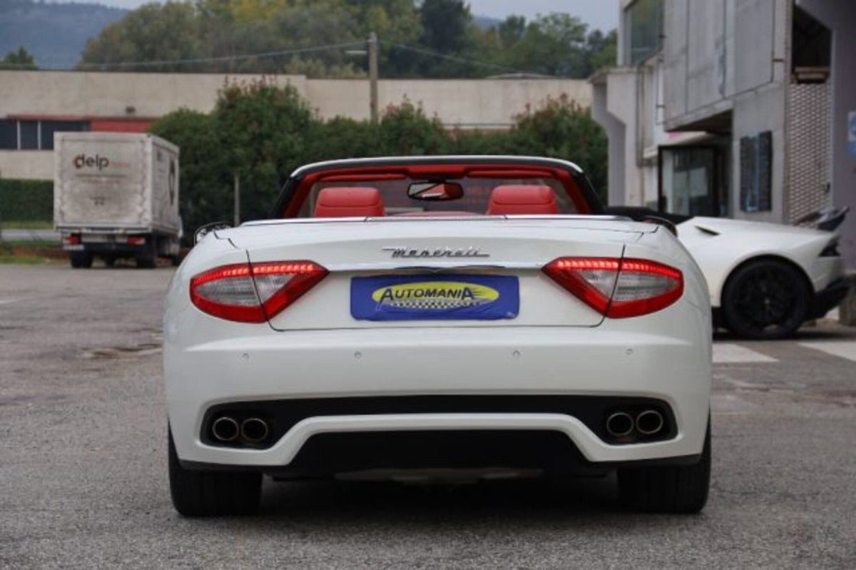 Maserati Grancabrio 4.7 V8 (6)