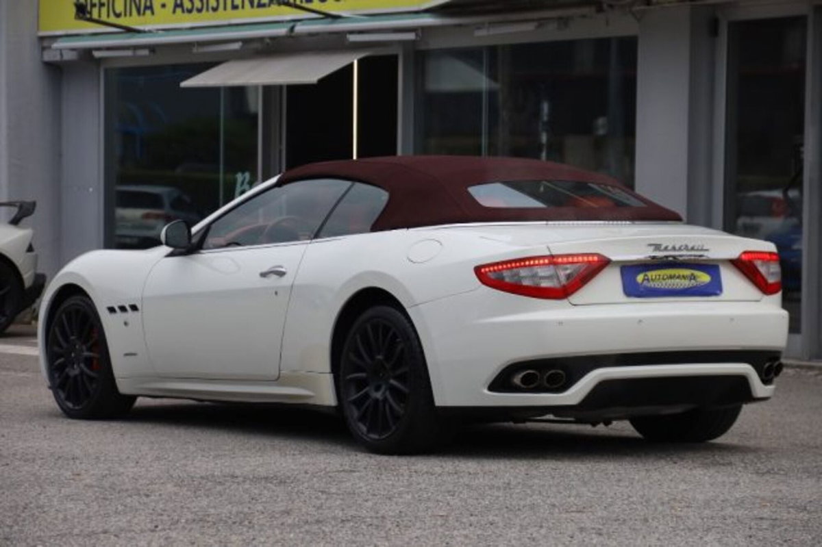 Maserati Grancabrio 4.7 V8 (7)