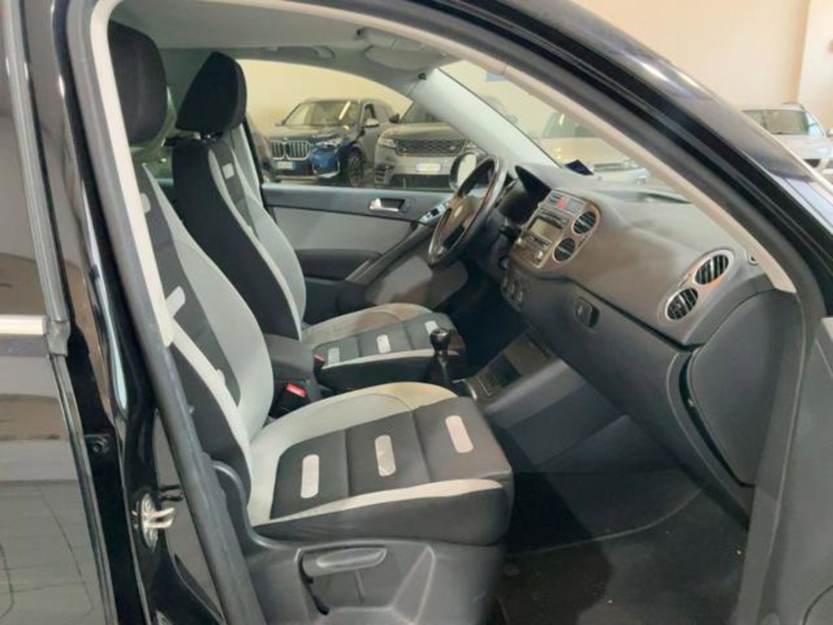 Volkswagen Tiguan 2.0 TDI DPF 4MOTION DSG Sport & Style (12)