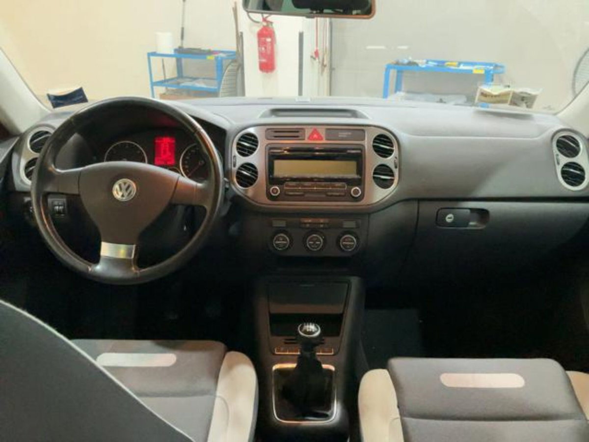 Volkswagen Tiguan 2.0 TDI DPF 4MOTION DSG Sport & Style (13)
