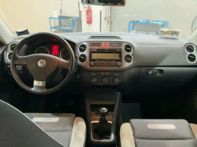 Volkswagen Tiguan 2.0 TDI DPF 4MOTION DSG Sport & Style (13)