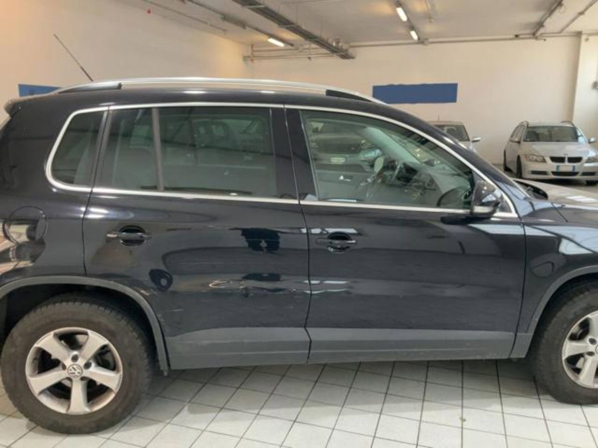 Volkswagen Tiguan 2.0 TDI DPF 4MOTION DSG Sport & Style (4)
