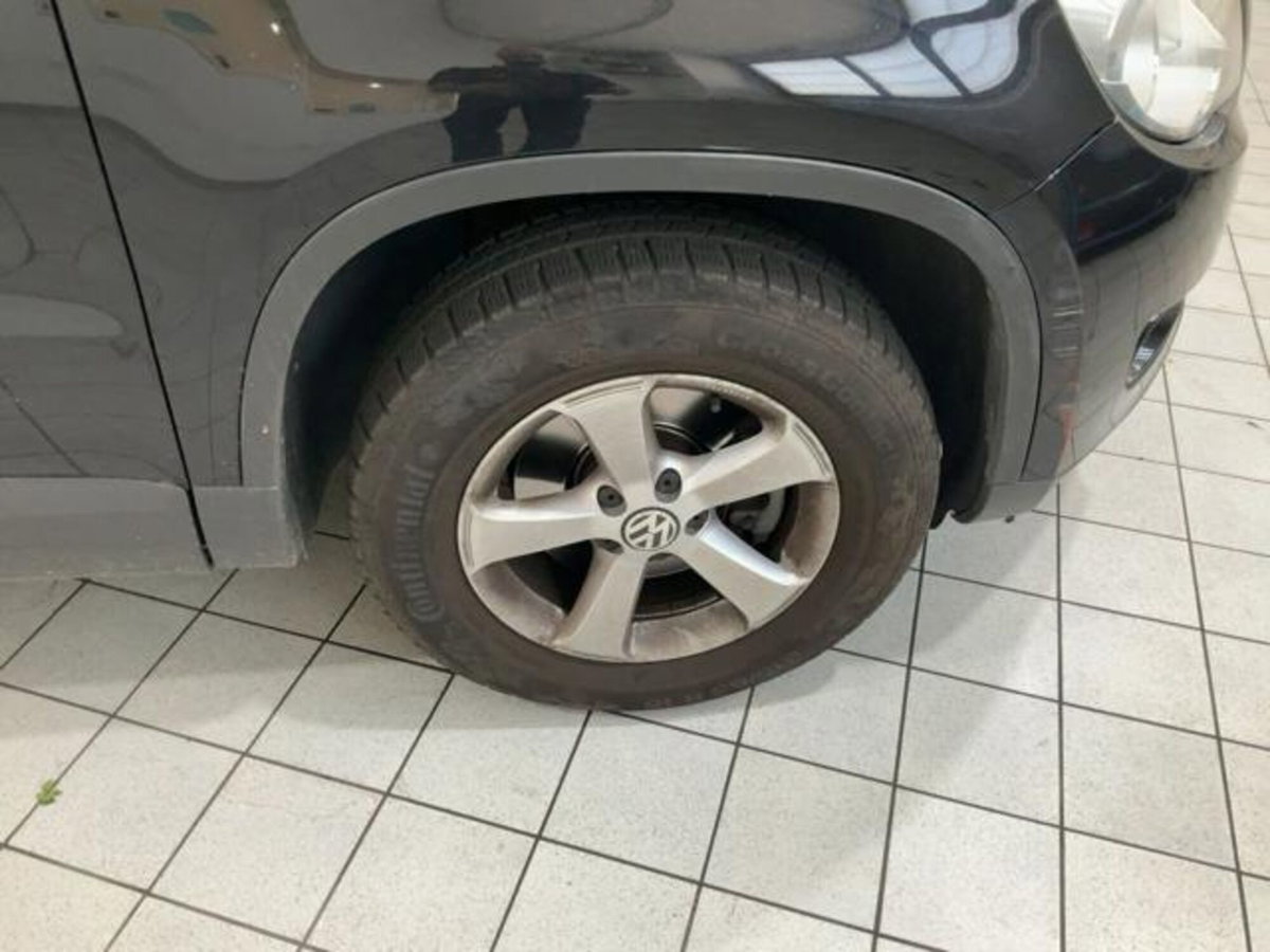 Volkswagen Tiguan 2.0 TDI DPF 4MOTION DSG Sport & Style (9)