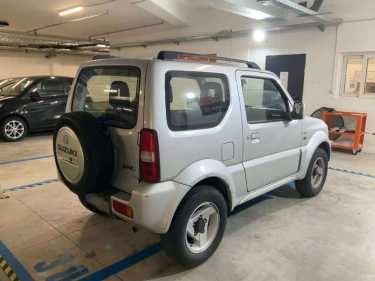 Suzuki Jimny 1.3i 16V cat 4WD JLX (11)