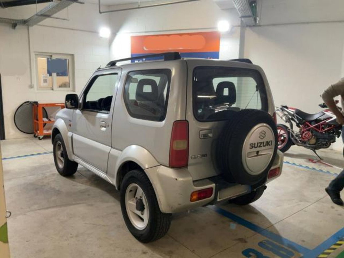 Suzuki Jimny 1.3i 16V cat 4WD JLX (13)