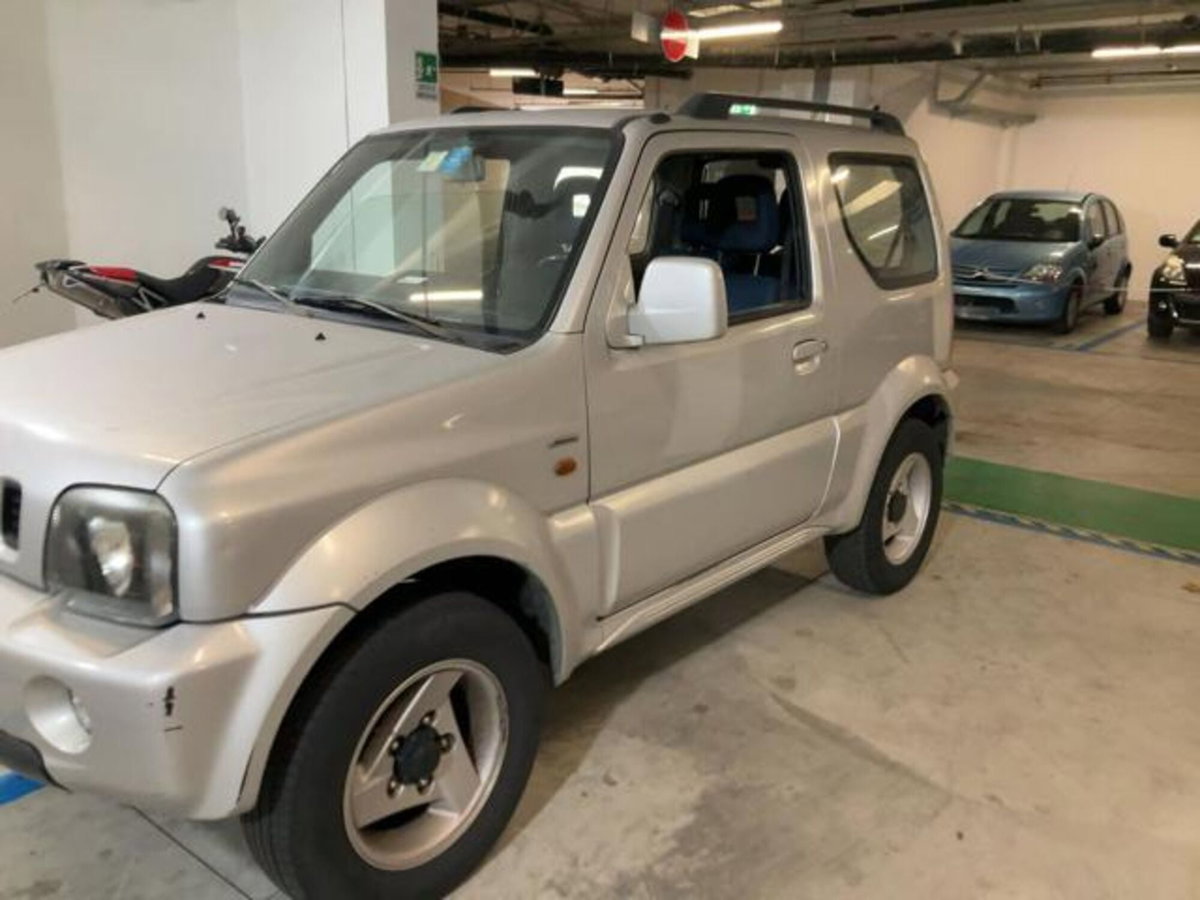 Suzuki Jimny 1.3i 16V cat 4WD JLX (2)