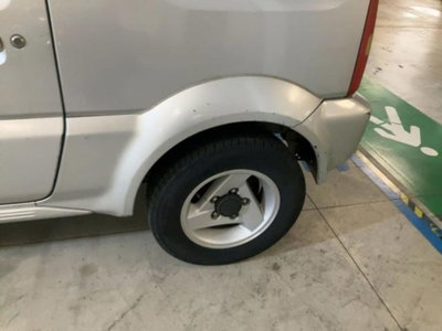 Suzuki Jimny 1.3i 16V cat 4WD JLX (5)