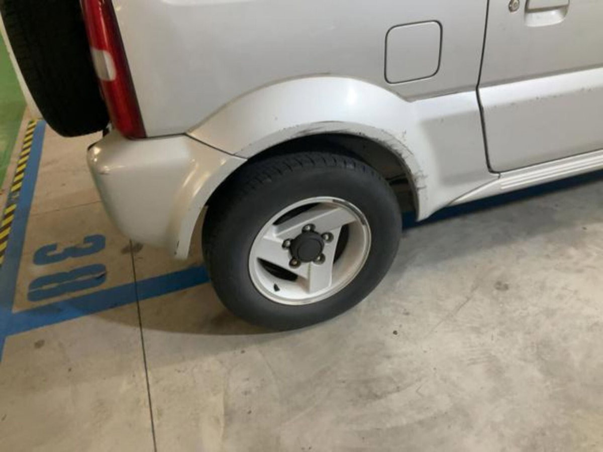 Suzuki Jimny 1.3i 16V cat 4WD JLX (8)