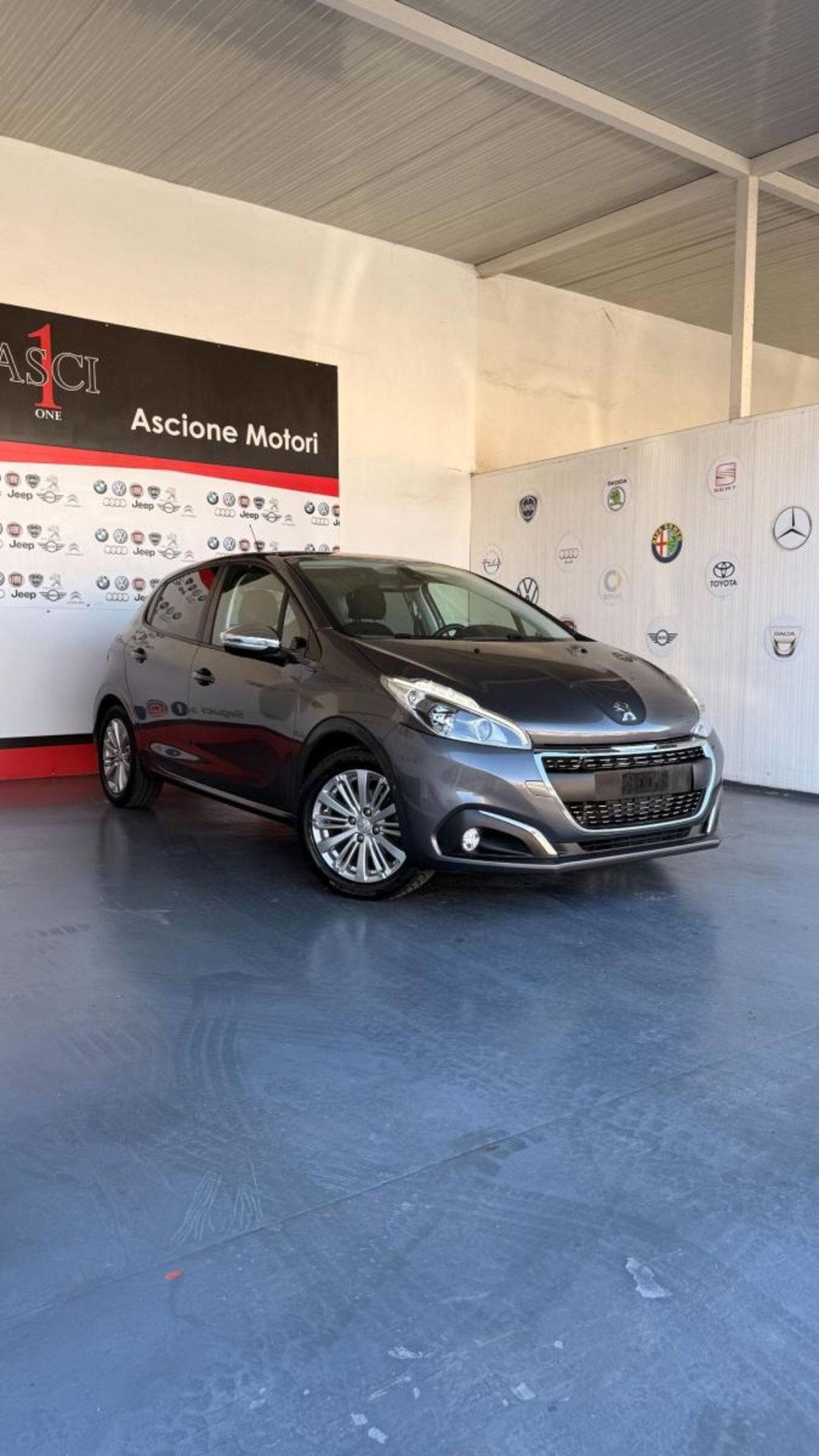 Peugeot 208 VTi 82 CV 5 porte Allure