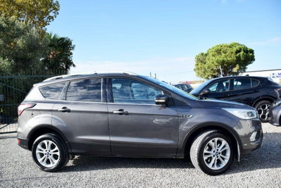 Ford Kuga 1.5 TDCI 120 CV S&S 2WD Titanium (11)