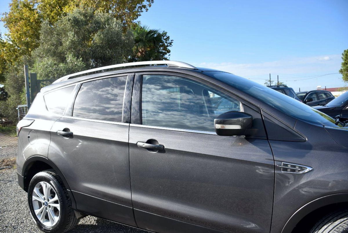 Ford Kuga 1.5 TDCI 120 CV S&S 2WD Titanium (12)
