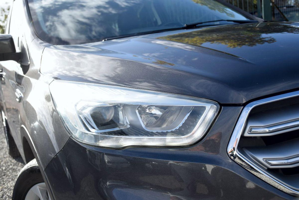Ford Kuga 1.5 TDCI 120 CV S&S 2WD Titanium (13)
