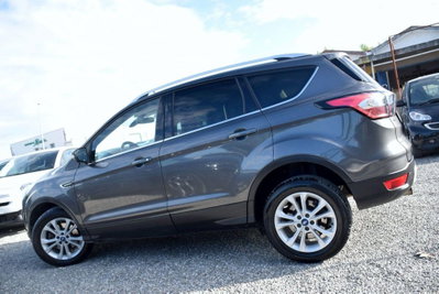 Ford Kuga 1.5 TDCI 120 CV S&S 2WD Titanium (19)