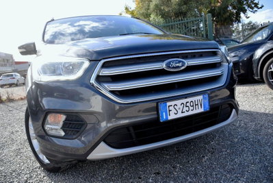 Ford Kuga 1.5 TDCI 120 CV S&S 2WD Titanium (9)