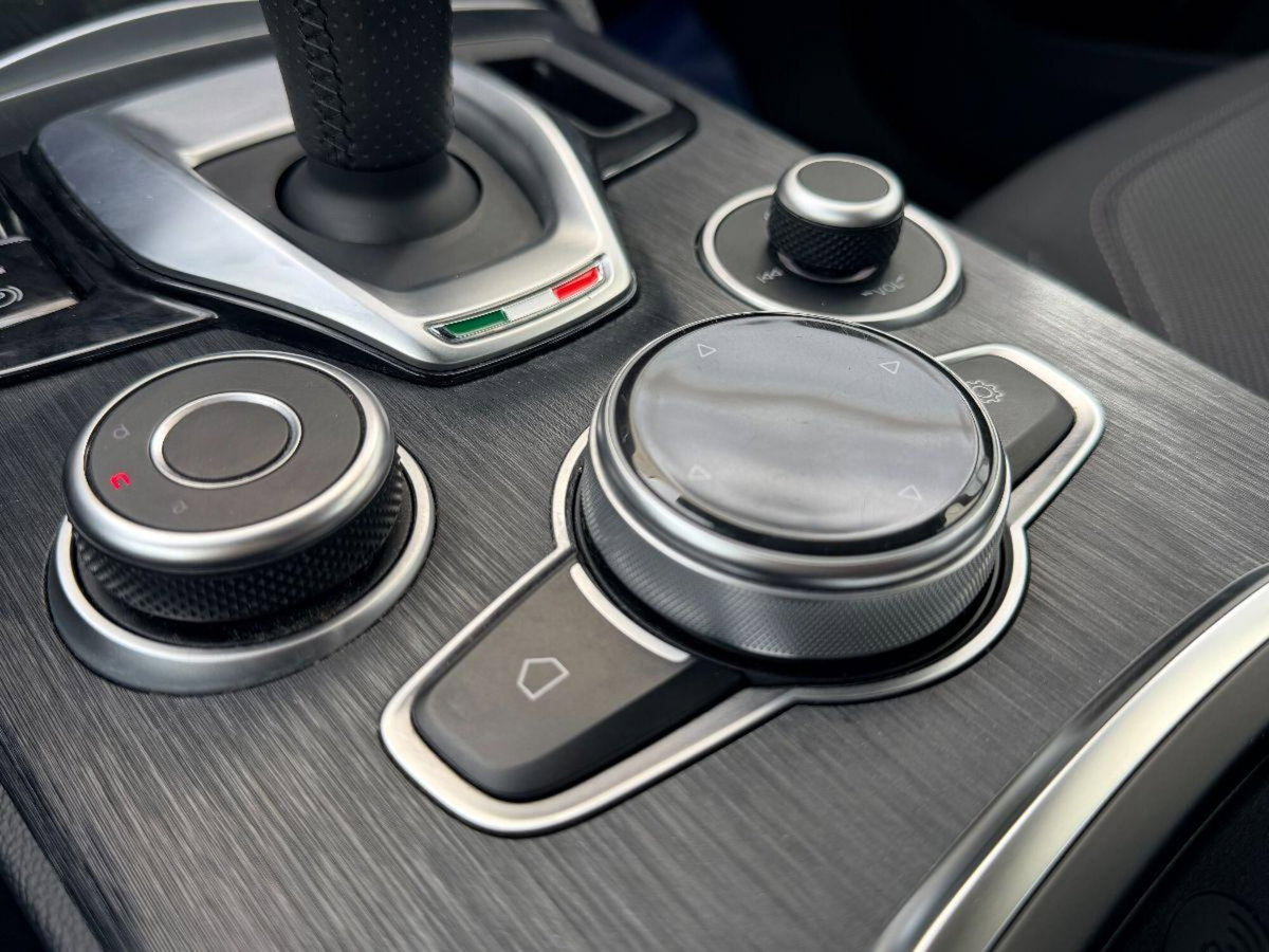 Alfa Romeo Stelvio 2.2 t Intensa Q4 210cv auto (16)