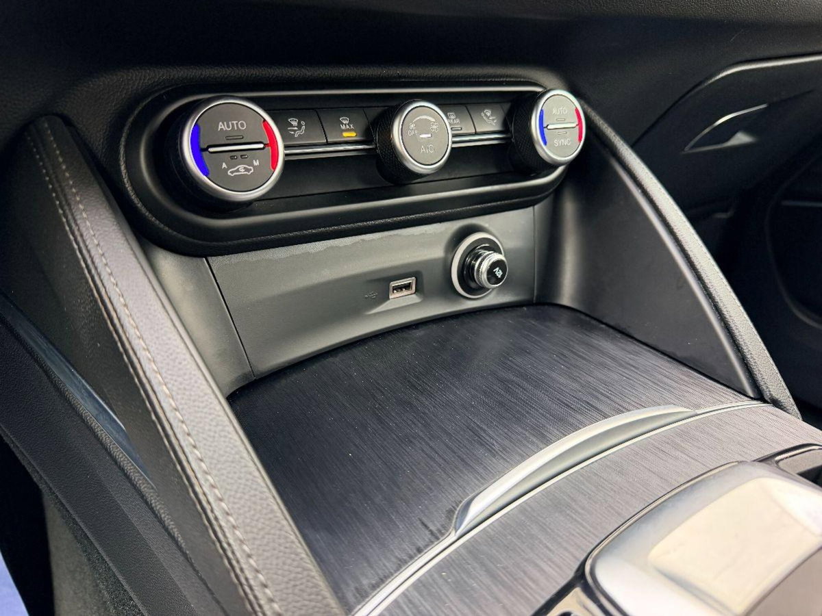 Alfa Romeo Stelvio 2.2 t Intensa Q4 210cv auto (17)