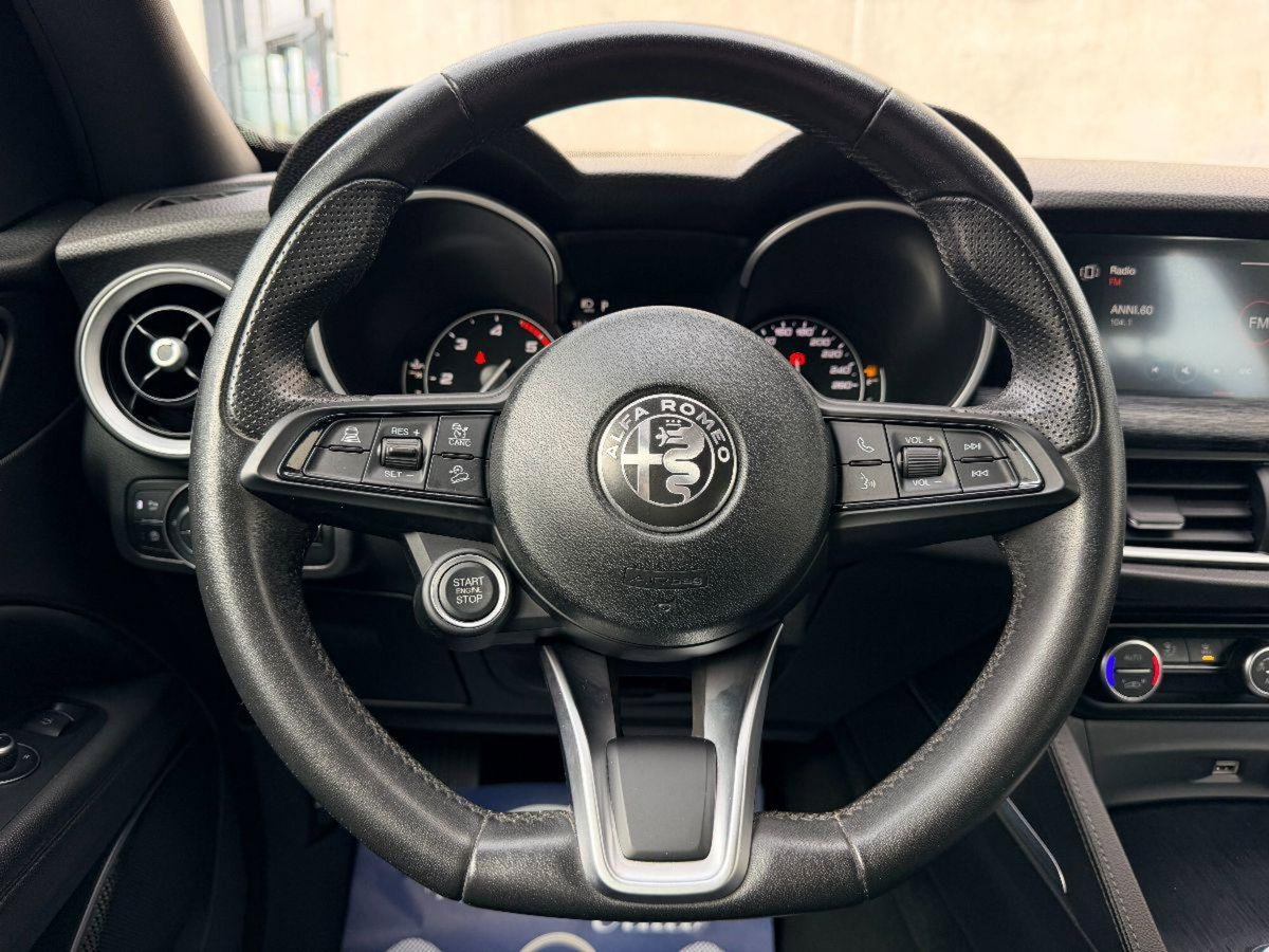 Alfa Romeo Stelvio 2.2 t Intensa Q4 210cv auto (18)
