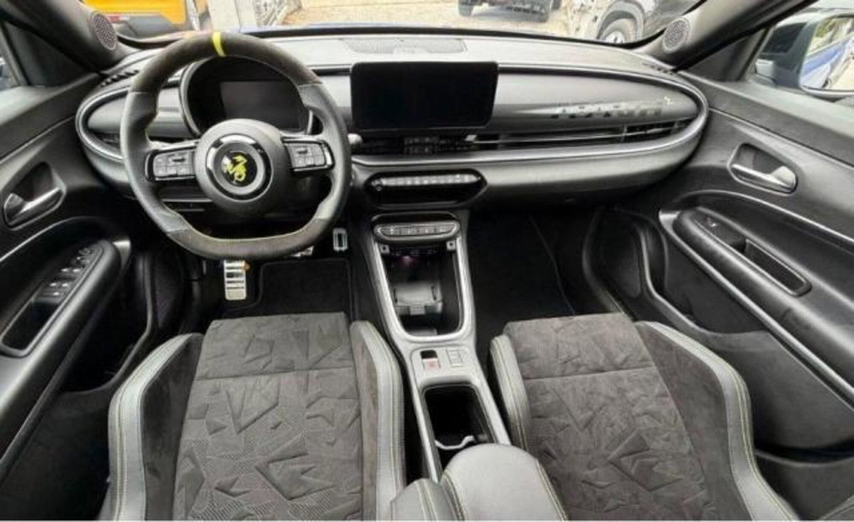 Abarth 600e 54kWh Scorpionissima 280cv (5)