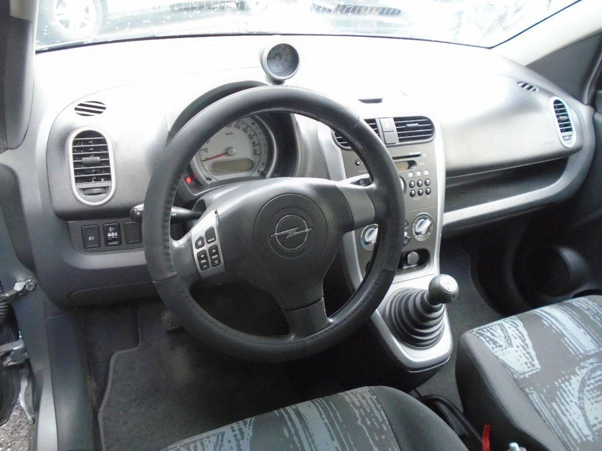 Opel Agila 1.2 16V 94CV Enjoy (10)