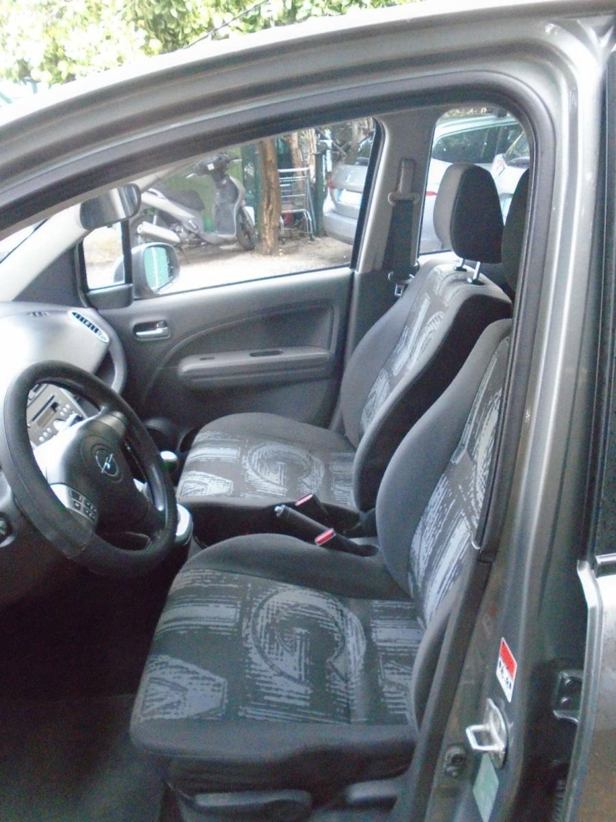 Opel Agila 1.2 16V 94CV Enjoy (9)