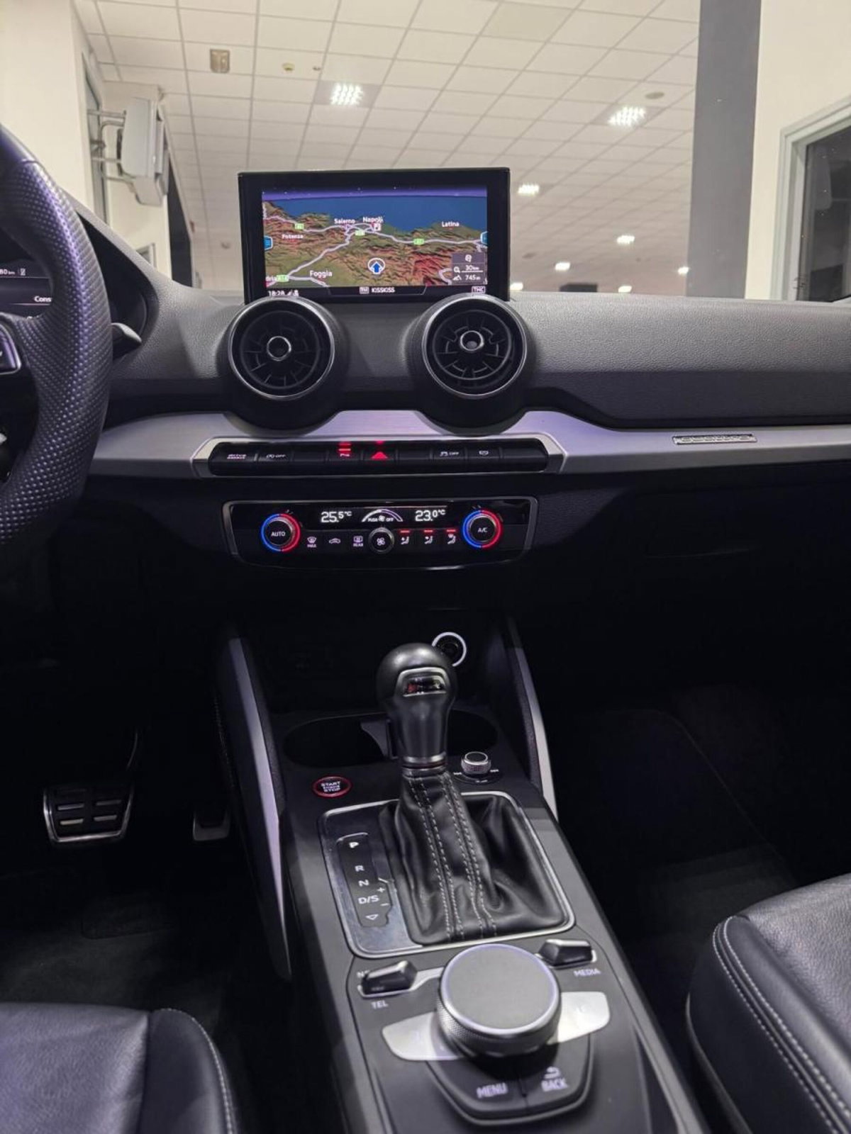 Audi SQ2 2.0 tfsi quattro s-tronic (16)