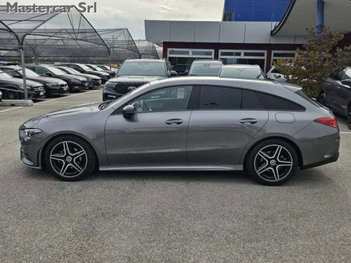 Mercedes-Benz CLA Shooting Brake 180 Shooting Brake Premium (3)