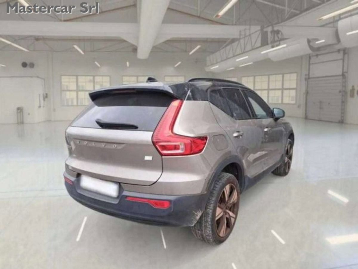 Volvo XC40 T5 Recharge Plug-in Hybrid R-design (2)