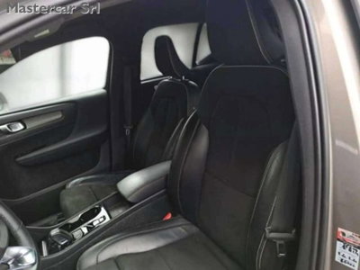 Volvo XC40 T5 Recharge Plug-in Hybrid R-design (4)