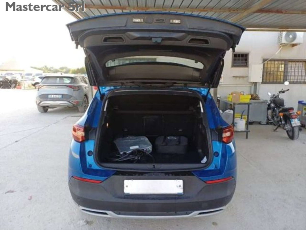 Opel Grandland X 1.6 Hybrid4 Plug-in aut. AWD (5)