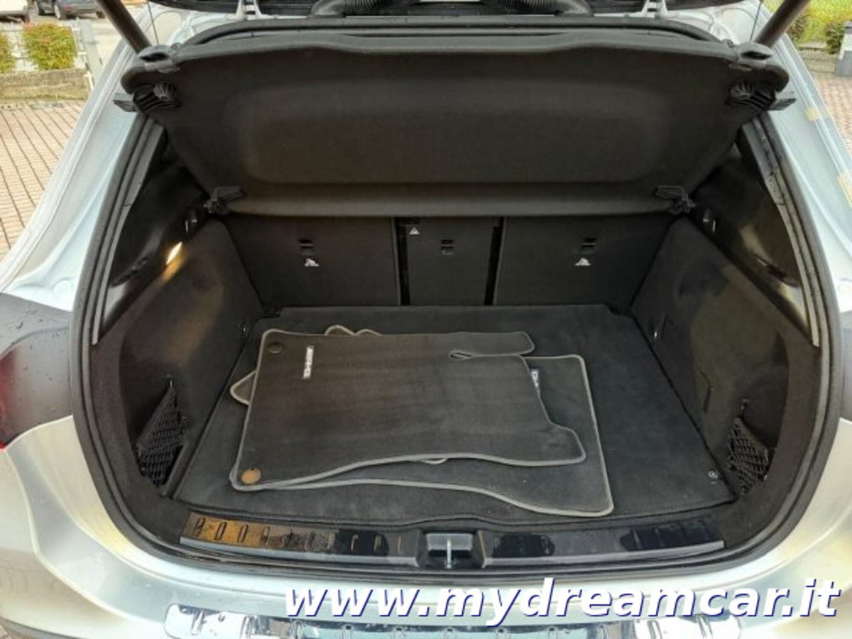Mercedes-Benz GLA SUV 200 d Automatic 4Matic Premium (13)