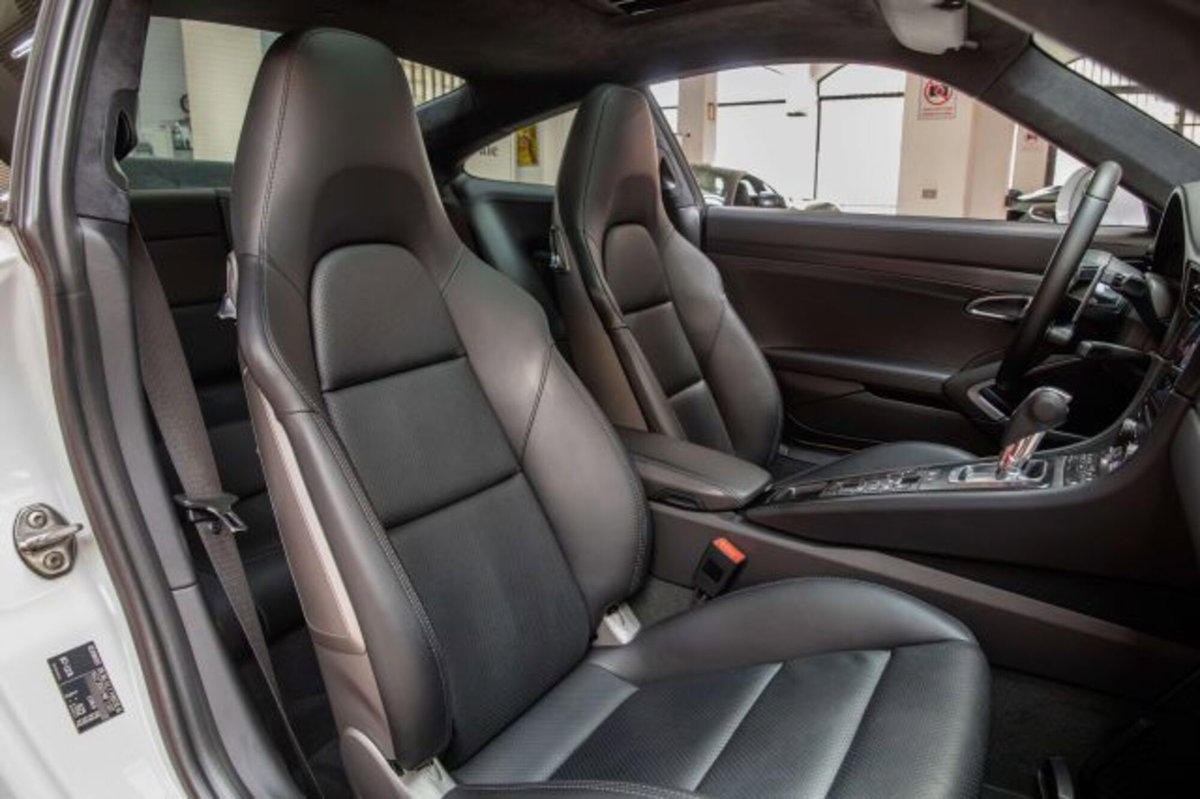 Porsche 911 Cabrio 3.0 Carrera 4 GTS (10)