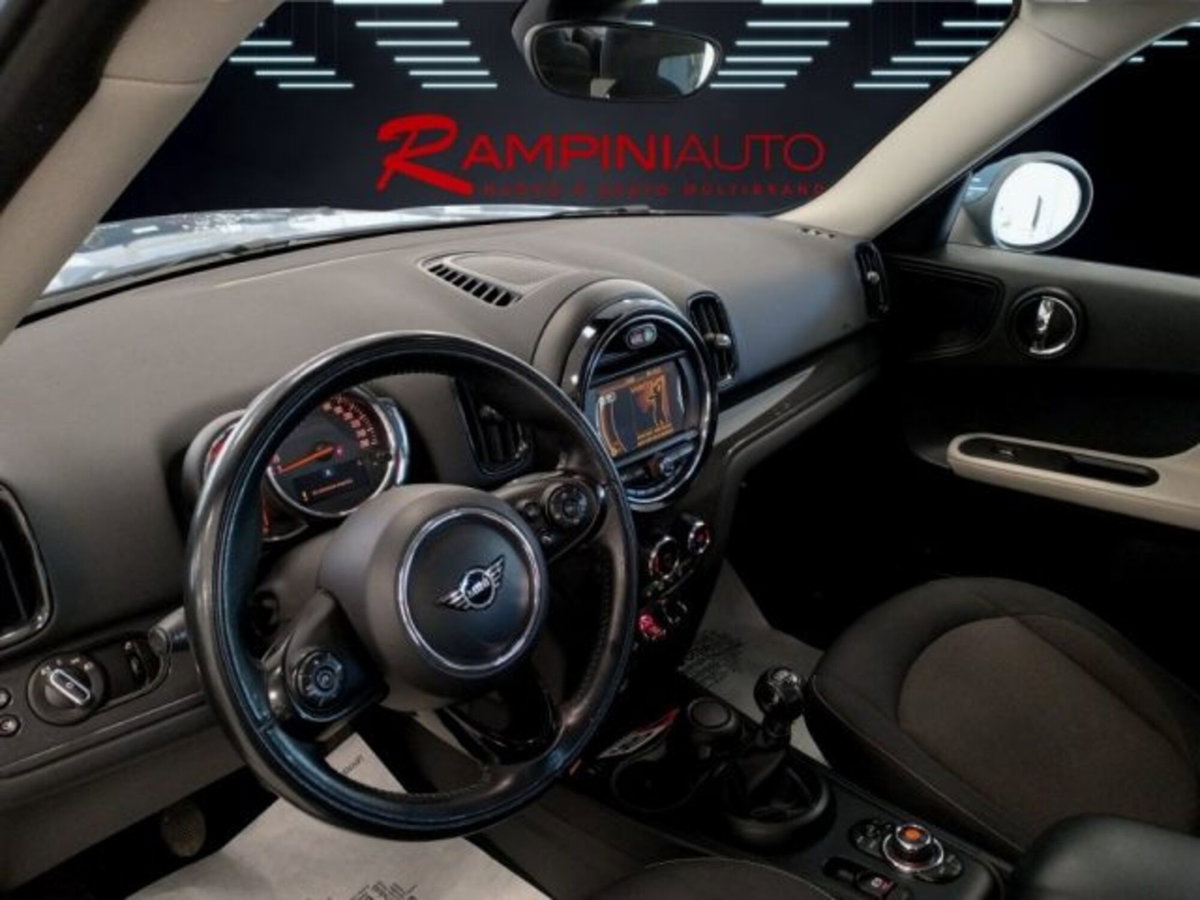 MINI Mini Countryman 1.5 One D Essential Countryman (15)